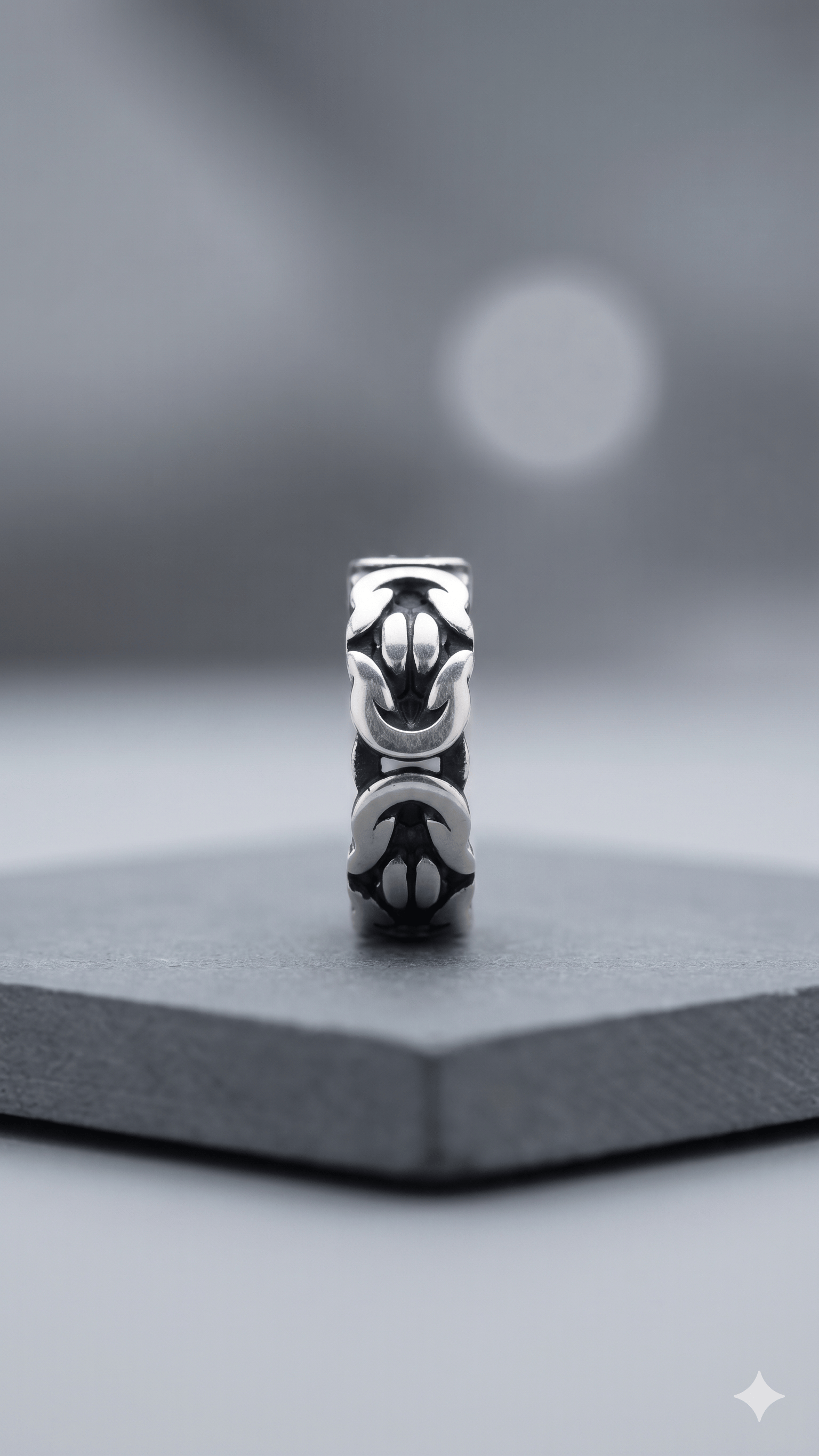 Silver Celtic Knot Band Ring - Image 2