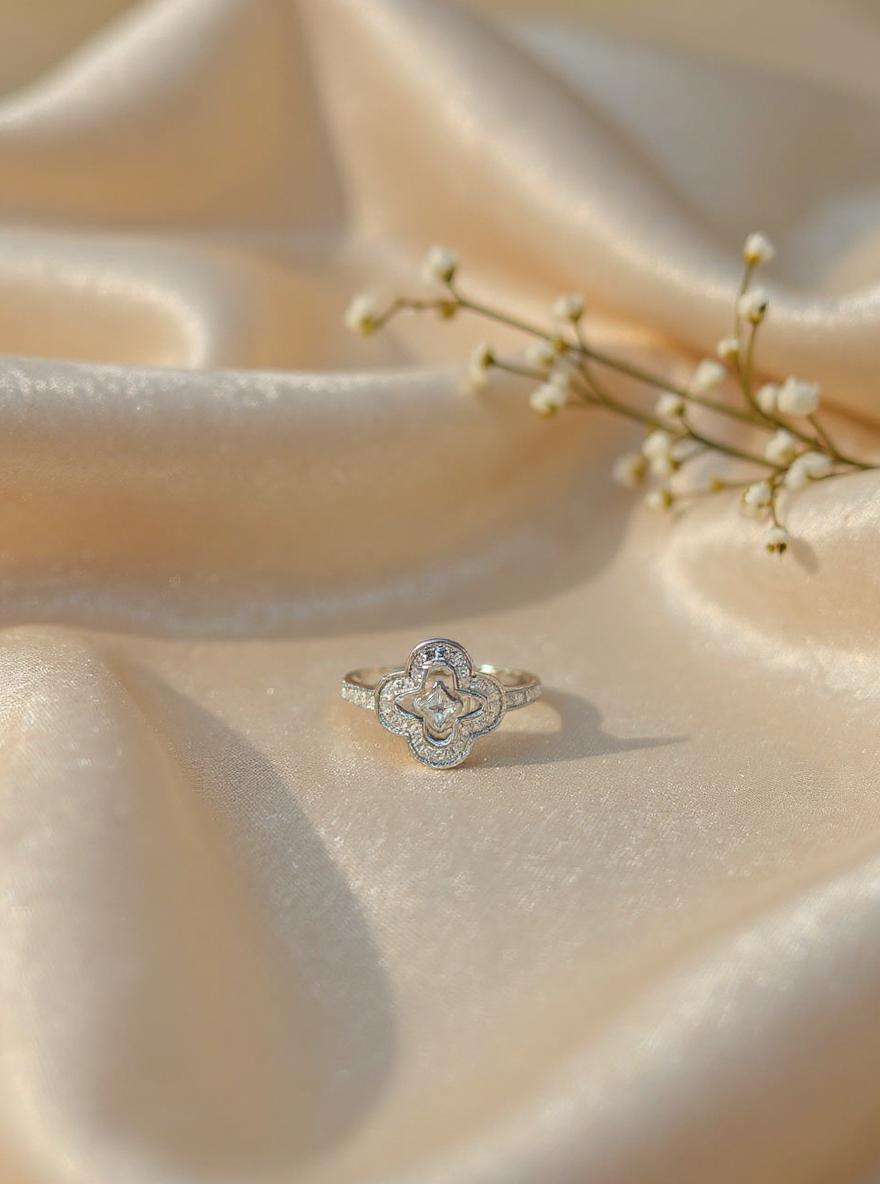 Elegant Silver Ring