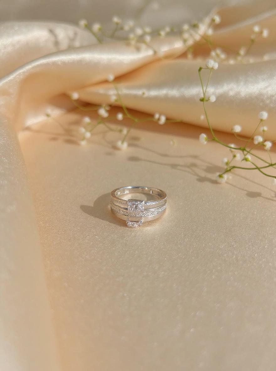 Silver Fashion Stone-Studded Finger Ring